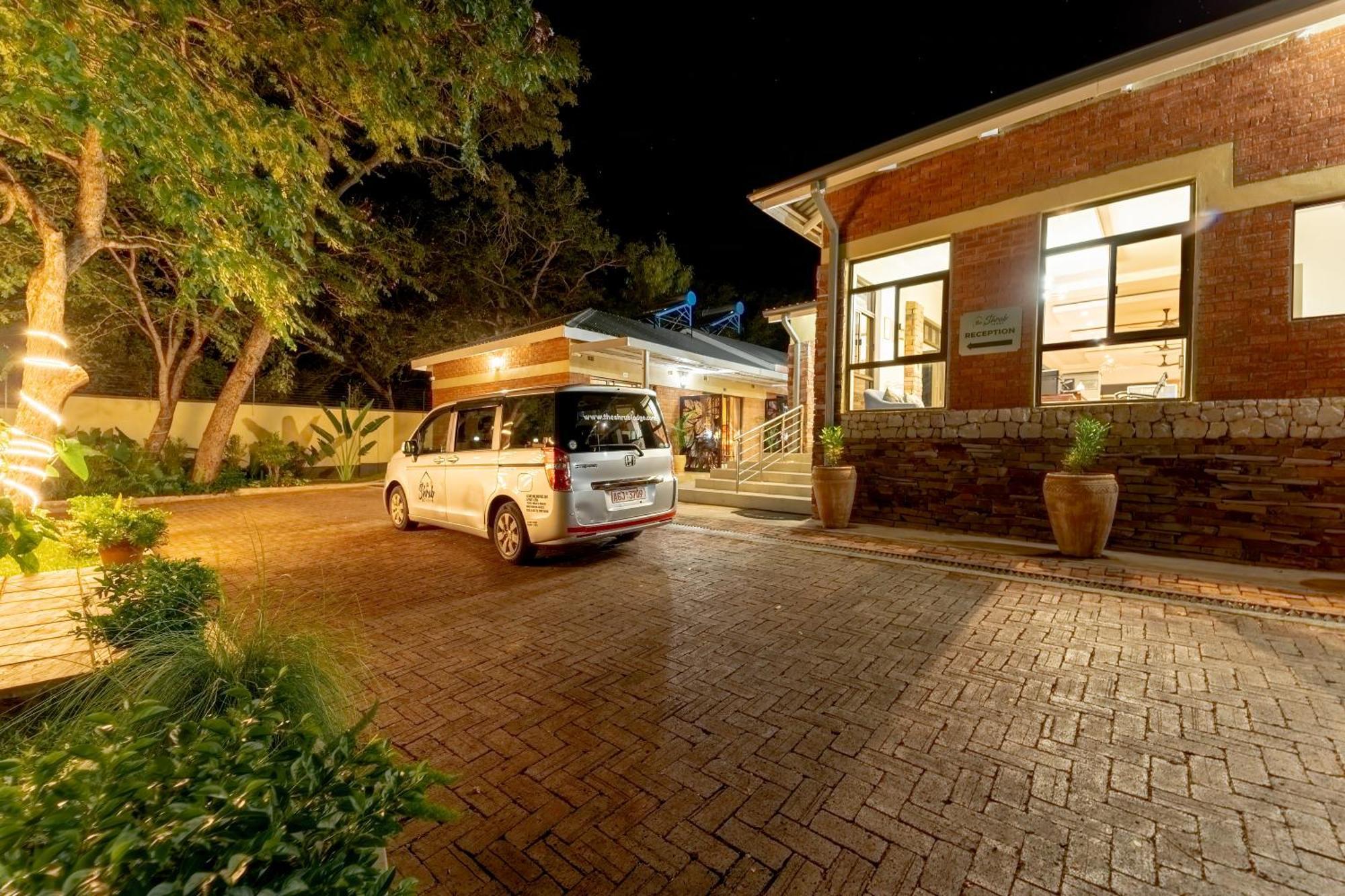 The Shrub Lodge Victoria Falls Exterior foto