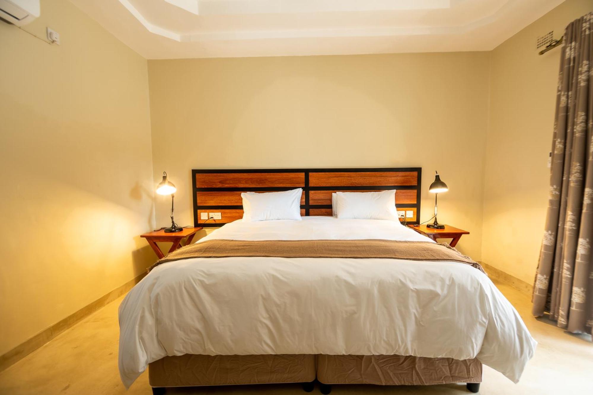 The Shrub Lodge Victoria Falls Exterior foto