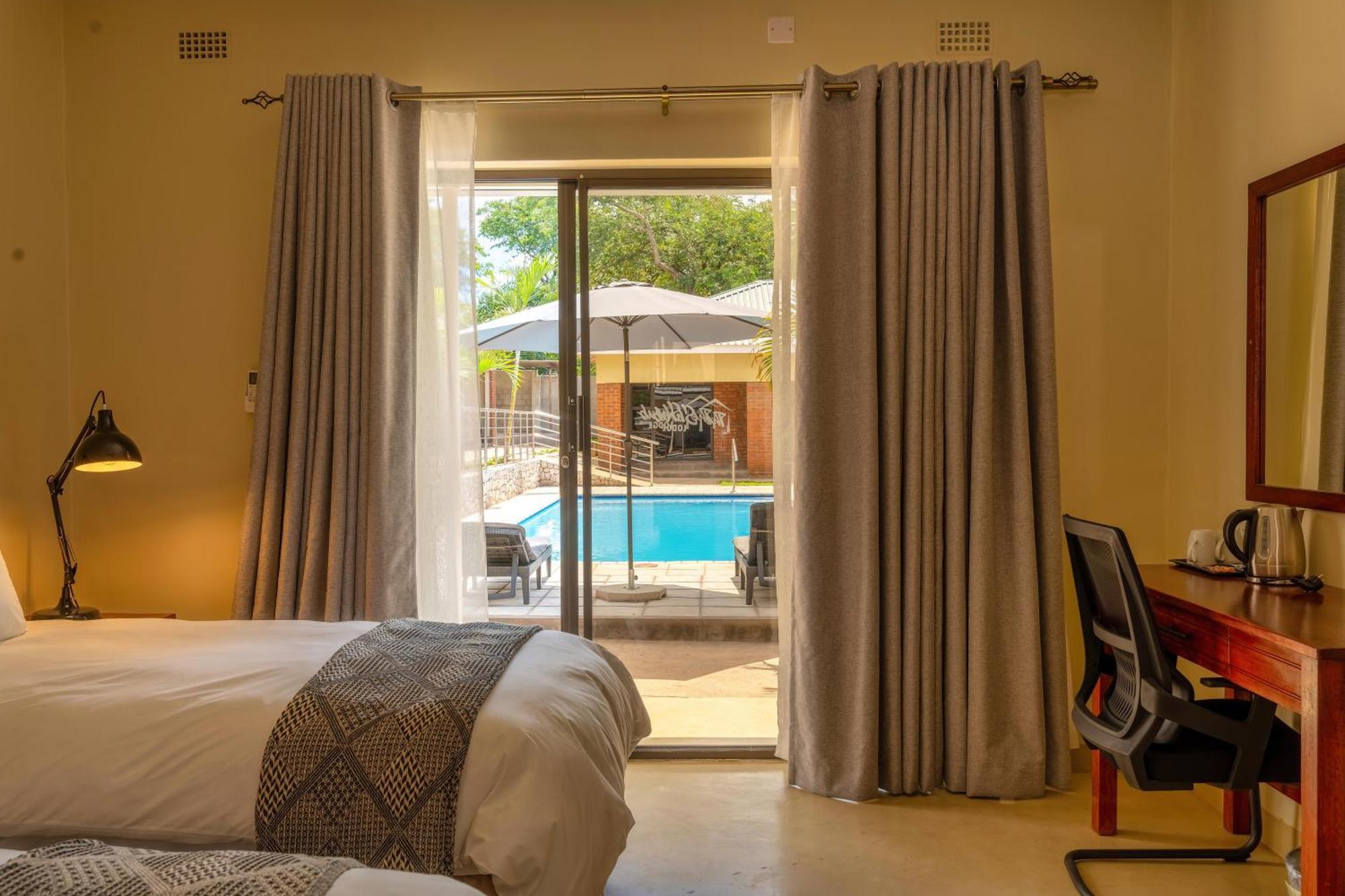 The Shrub Lodge Victoria Falls Exterior foto