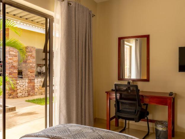 The Shrub Lodge Victoria Falls Exterior foto